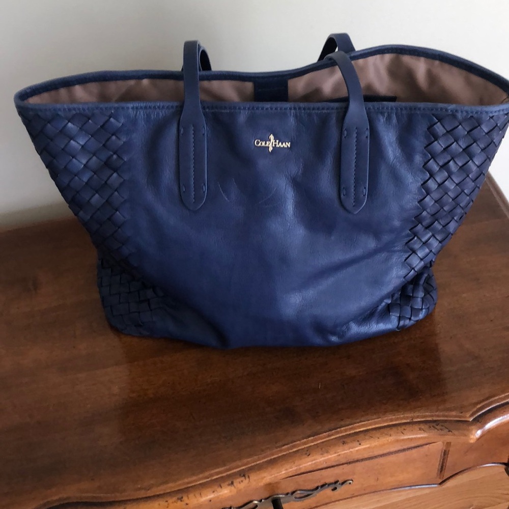 Blue tote.